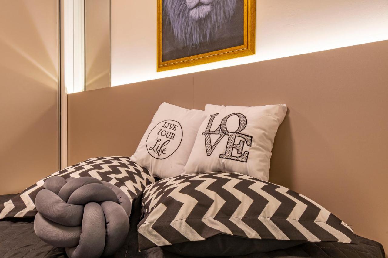 D, Henrique Apartment *