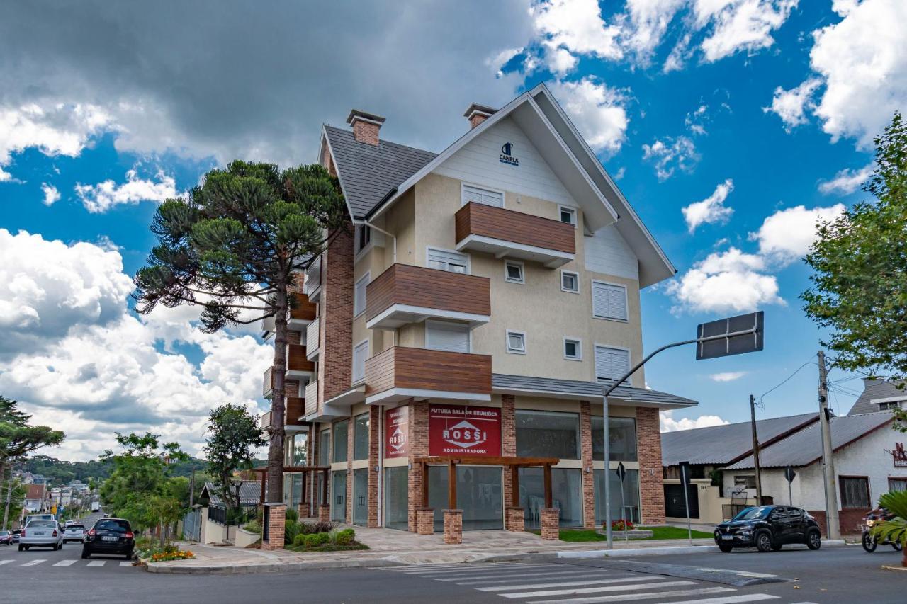 Apartment D, Henrique Canela