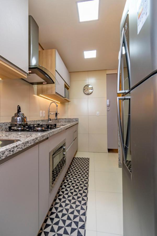 Apartment D, Henrique